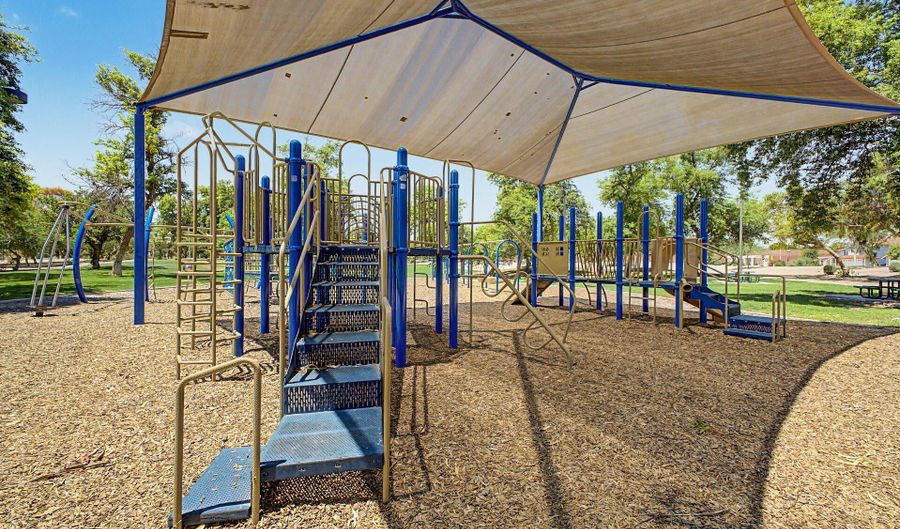 4890 W GERONIMO St, Chandler, AZ 85226 - 4 Beds, 2 Bath