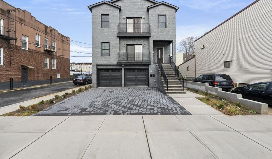 41 E 16TH St 2, Bayonne, NJ 07002 - 3 Beds, 2 Bath