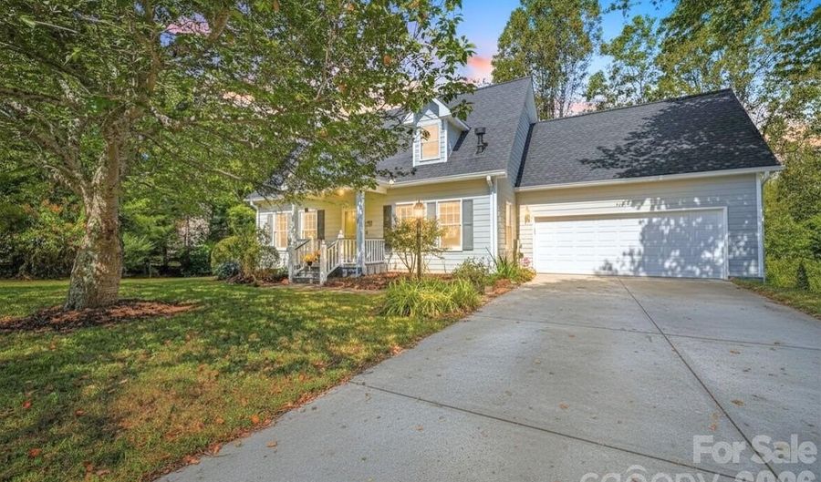 40 Harold Sluder Rd, Alexander, NC 28701 - 3 Beds, 3 Bath