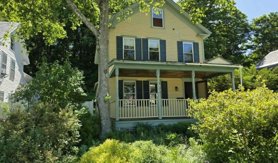 65 Cedar St, Brattleboro, VT 05301 - 4 Beds, 2 Bath