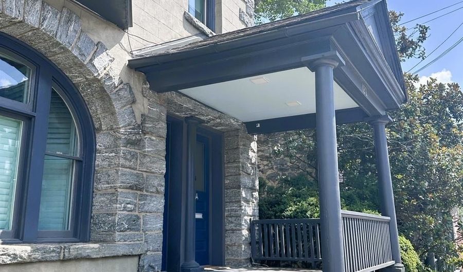 132 A Biltmore Ave 132A, Asheville, NC 28801 - 2 Beds, 2 Bath