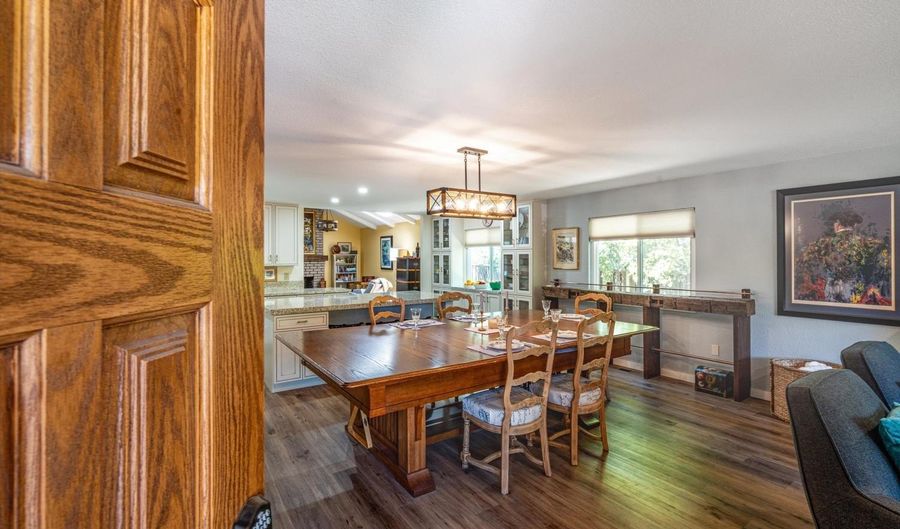 113 Sherwood Dr, Santa Rosa, CA 95405 - 4 Beds, 2 Bath