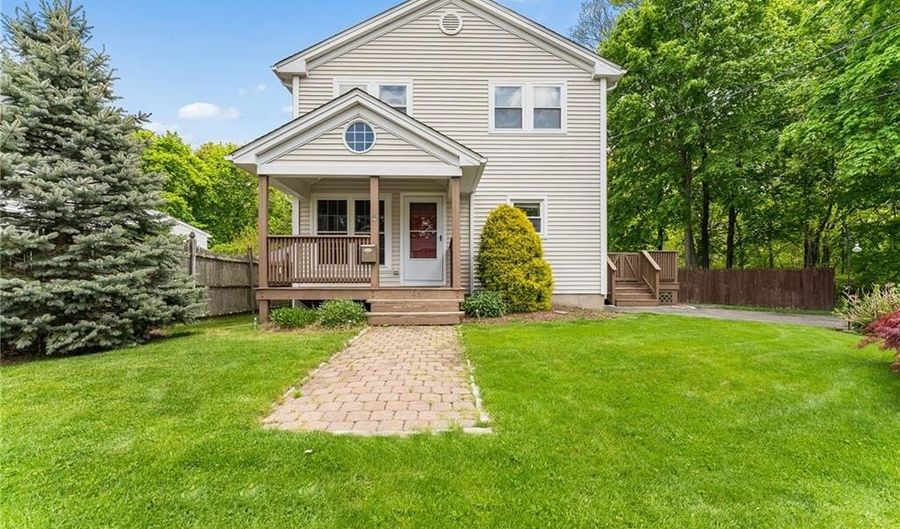65 Redland Ave, East Providence, RI 02916 - 3 Beds, 2 Bath