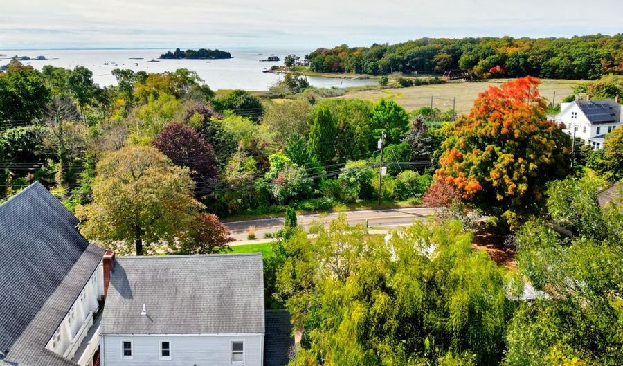 82 Thimble Island Rd, Branford, CT 06405 - 3 Beds, 4 Bath