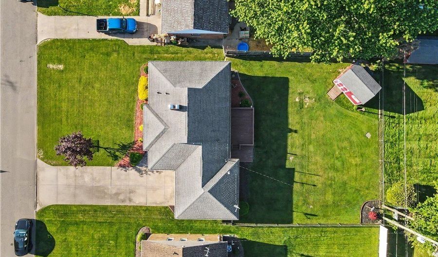 1540 Lilly Ln, Alliance, OH 44601 - 2 Beds, 2 Bath