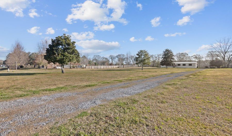 1027 Anne Dr, Arnaudville, LA 70512 - 4 Beds, 2 Bath