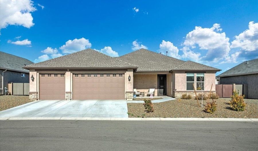 1680 BAINBRIDGE Ln, Chino Valley, AZ 86323 - 4 Beds, 3 Bath