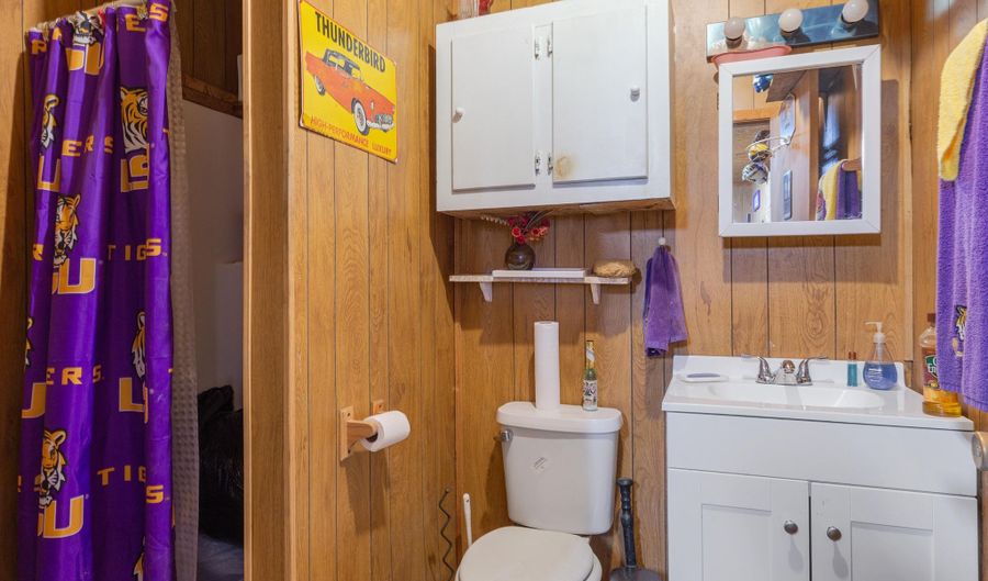 1326 S Hospital Dr, Abbeville, LA 70510 - 3 Beds, 3 Bath