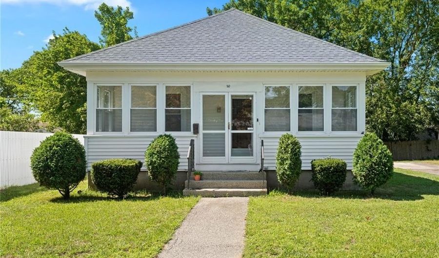 30 Alabama Ave, Warwick, RI 02888 - 2 Beds, 2 Bath