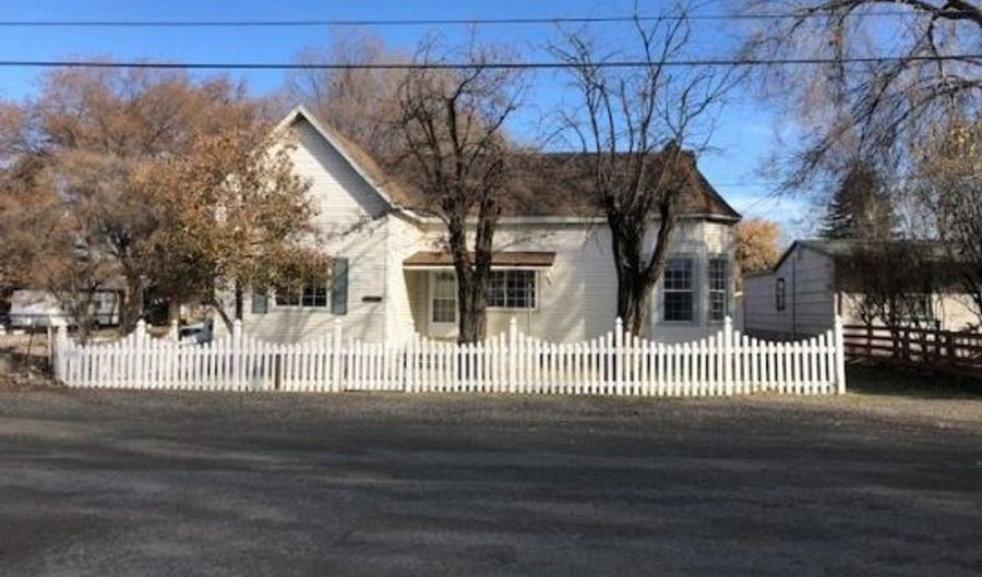 608 N Court St, Alturas, CA 96101 - 3 Beds, 1 Bath