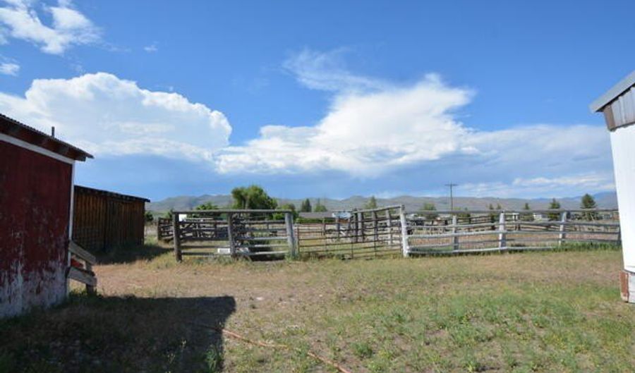 66 Lakeview Dr, Carey, ID 83320 - 2 Beds, 1 Bath