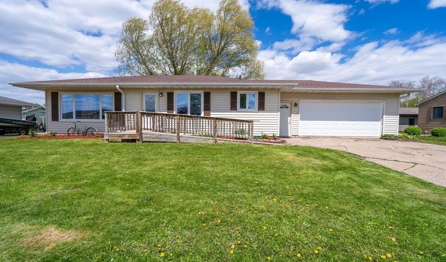 1140 E Wilson Ave, Arcadia, WI 54612 - 4 Beds, 2 Bath