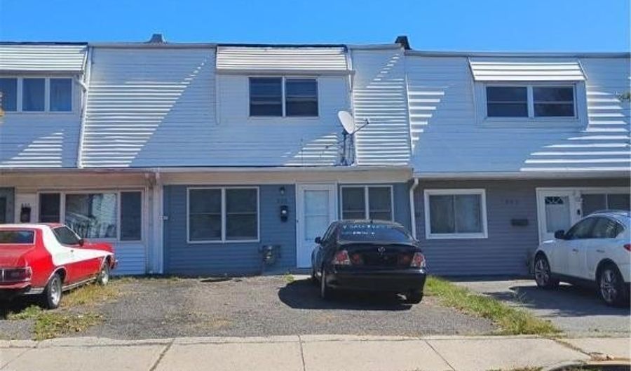 805 N Oswego St, Allentown, PA 18109 - 3 Beds, 3 Bath