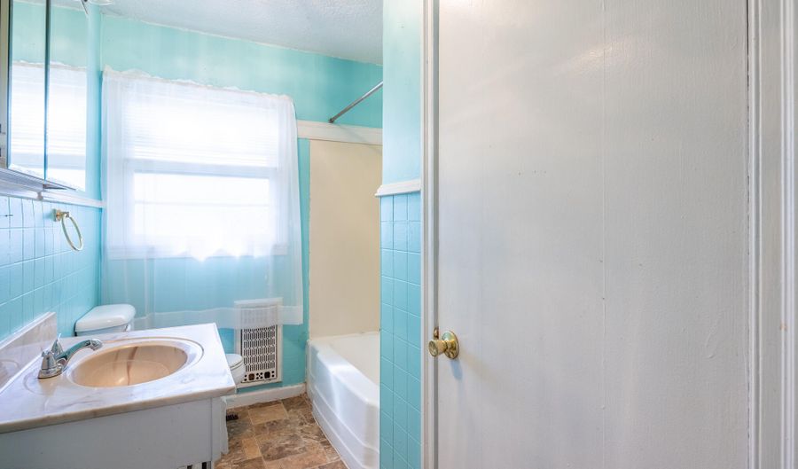 307 W College St, Athens, TN 37303 - 3 Beds, 2 Bath