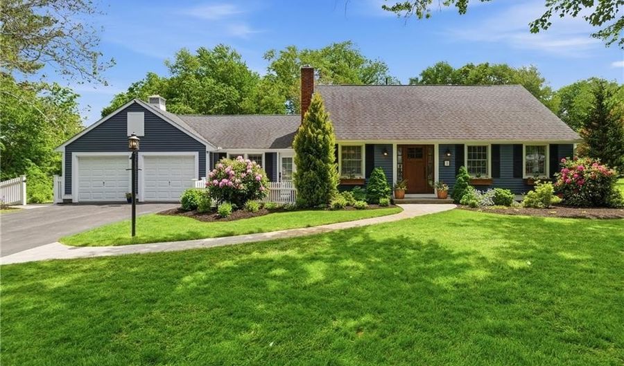 1 Blacksmith Rd, Lincoln, RI 02865 - 3 Beds, 2 Bath