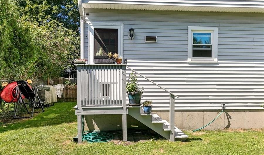 55 Homer St B, Newport, RI 02840 - 2 Beds, 2 Bath