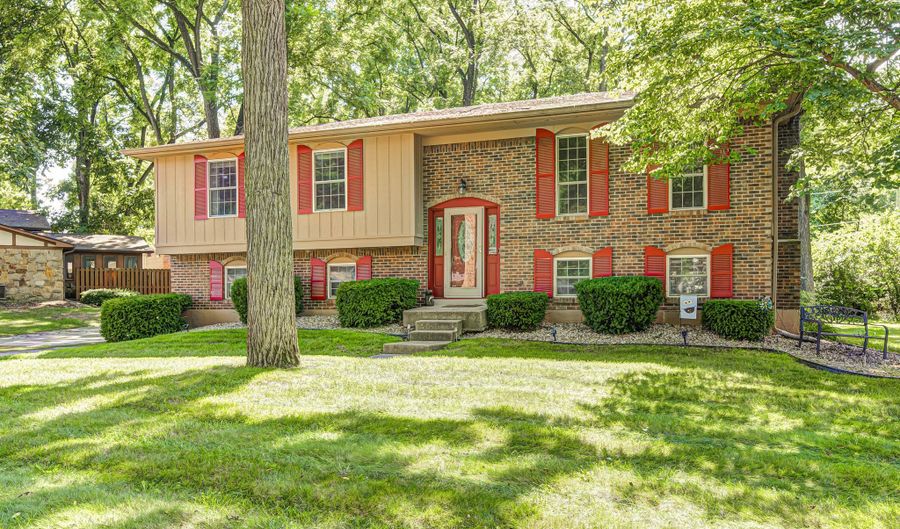 8710 Maple View Dr, Indianapolis, IN 46217 - 3 Beds, 3 Bath