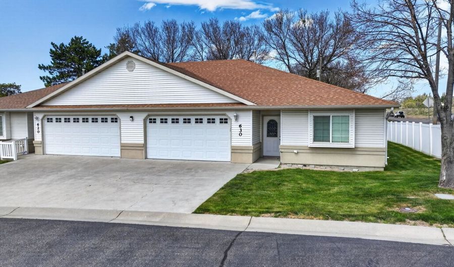 630 Emma, Chubbuck, ID 83202 - 2 Beds, 2 Bath