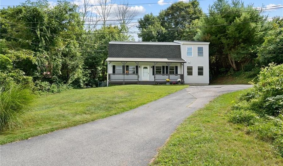 3 Ladley Rd, Waterford, CT 06375 - 3 Beds, 2 Bath