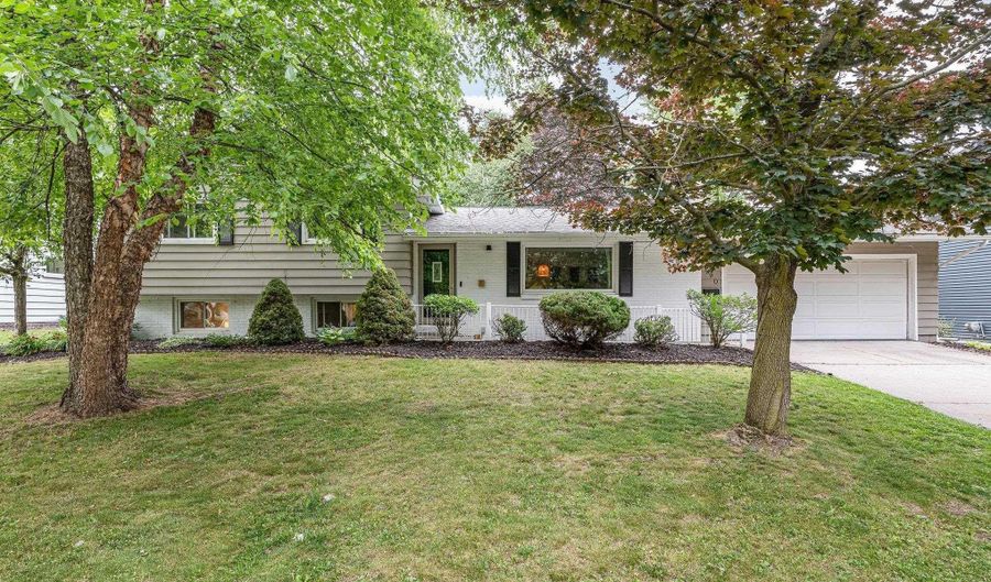 190 Westview Dr, Alma, MI 48801 - 4 Beds, 2 Bath