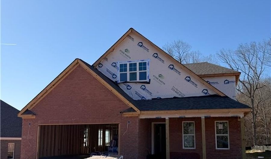 2040 SHADOW BEND Ln, Auburn, AL 36830 - 5 Beds, 3 Bath