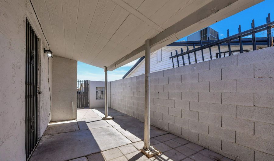 102 W HOLLY Ln, Avondale, AZ 85323 - 4 Beds, 2 Bath