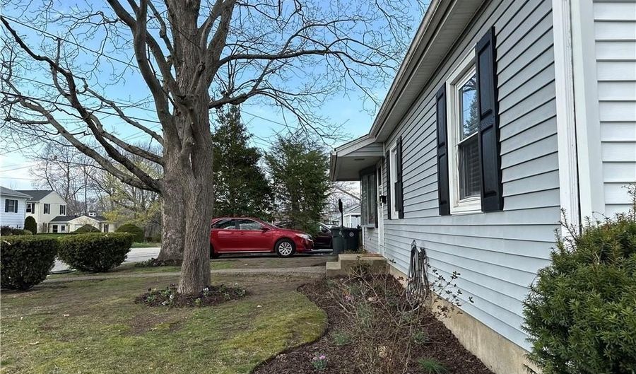26 Raymond St, Coventry, RI 02816 - 3 Beds, 2 Bath