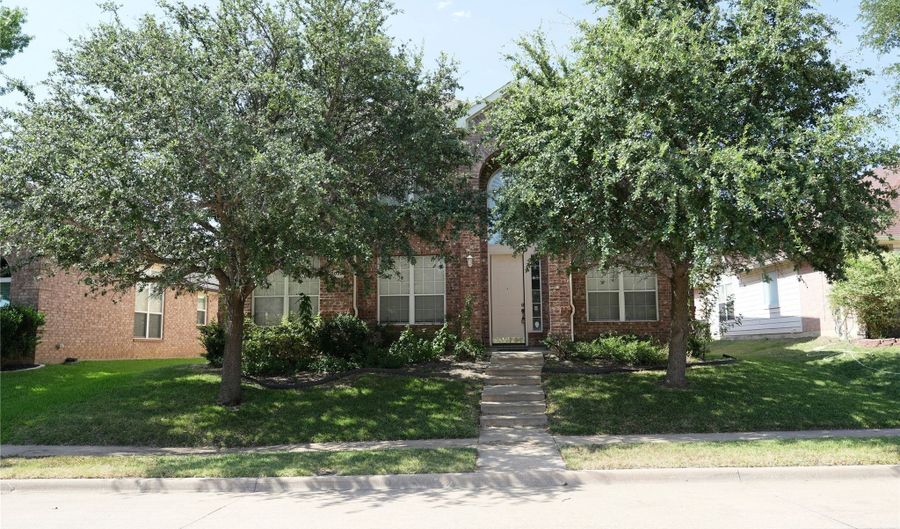 2032 Fox Glen Dr, Allen, TX 75013 - 4 Beds, 3 Bath