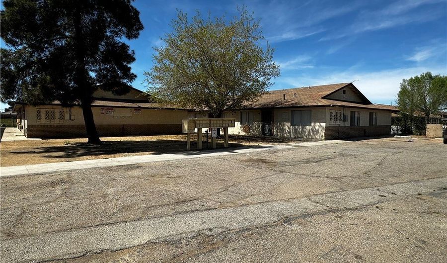 11661 White Ave, Adelanto, CA 92301 - 1 Beds, 1 Bath