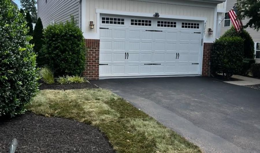 42007 POWELLS FARM Way, Aldie, VA 20105 - 6 Beds, 4 Bath