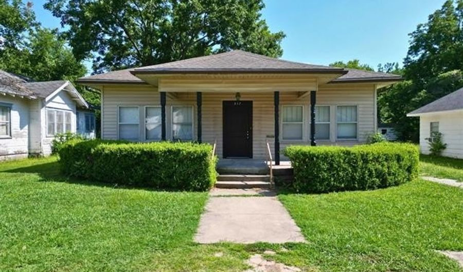 817 E 15th, Ada, OK 74820 - 5 Beds, 3 Bath