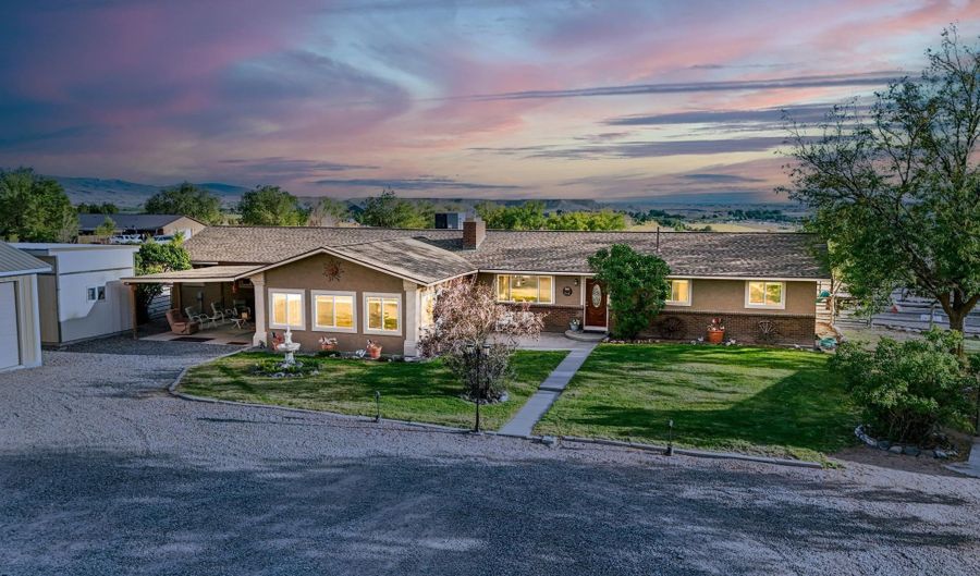 20786 Iris Rd, Austin, CO 81410 - 3 Beds, 3 Bath