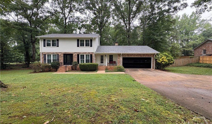 196 Avalon Dr, Athens, GA 30606 - 4 Beds, 3 Bath