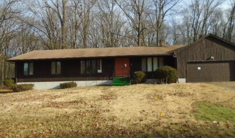 12 Drummer Trl, Bloomfield, CT 06002 - 3 Beds, 2 Bath