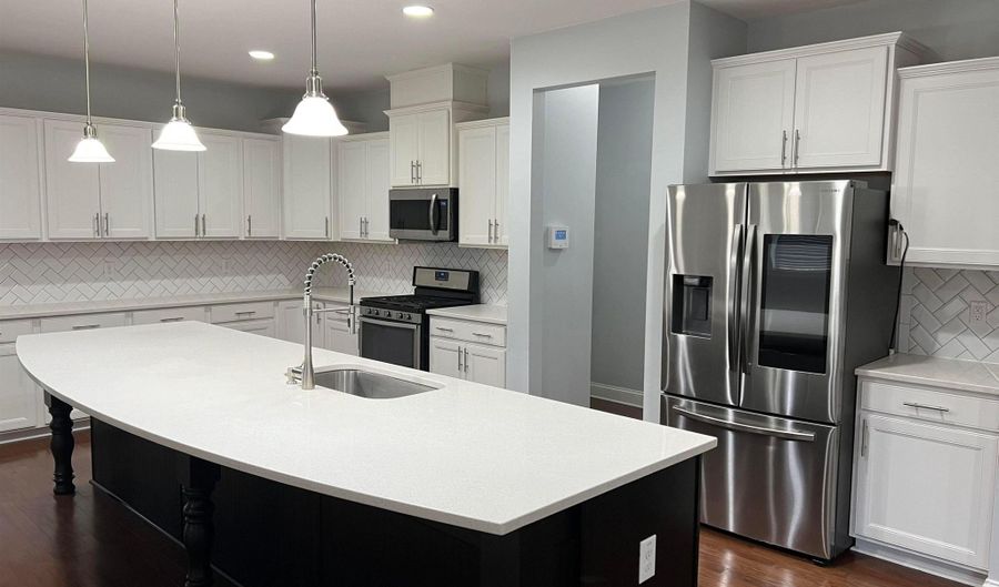 121 Red Bark Ct, Apex, NC 27539 - 5 Beds, 4 Bath