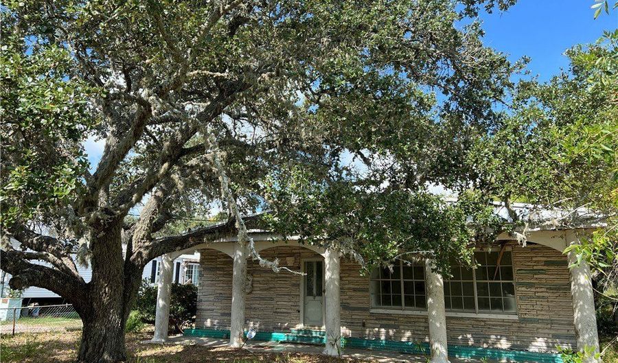 1146 N Mccampbell St, Aransas Pass, TX 78336 - 2 Beds, 2 Bath