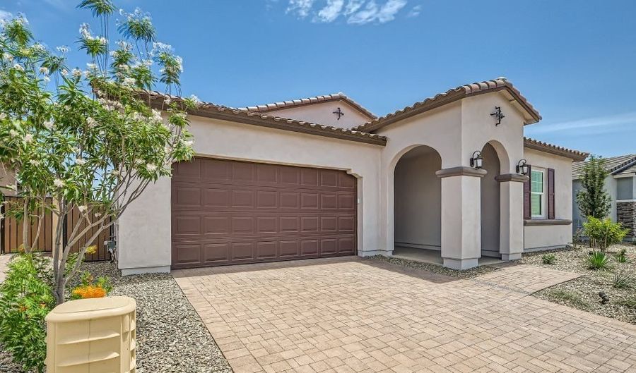 10068 S DUTCHMAN Dr, Apache Junction, AZ 85120 - 4 Beds, 3 Bath
