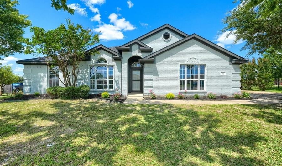 123 Rolling Spring Dr, Aledo, TX 76008 - 4 Beds, 2 Bath