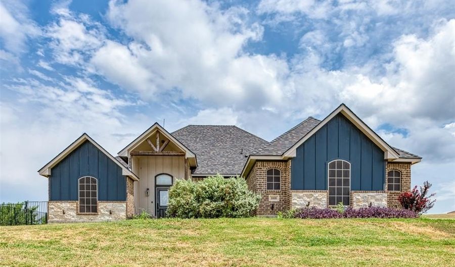 1008 Sky Ct, Weatherford, TX 76085 - 4 Beds, 2 Bath
