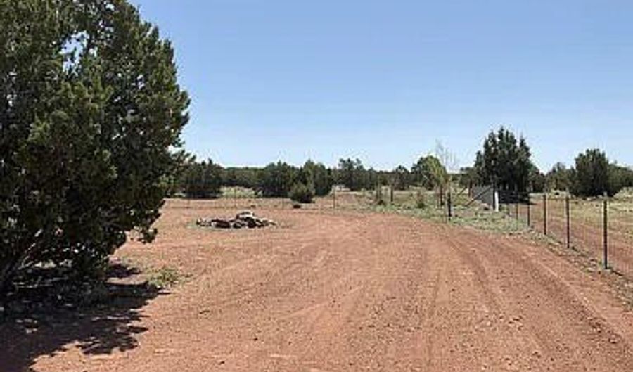 1325 W LITTLE BIT Dr, Ash Fork, AZ 86320 - 1 Beds, 1 Bath