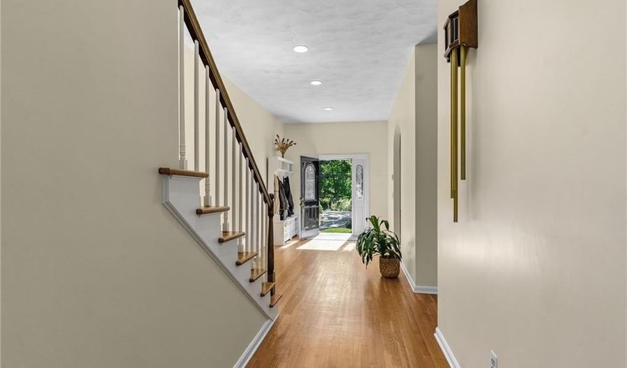 80 Howland Rd, East Greenwich, RI 02818 - 4 Beds, 3 Bath