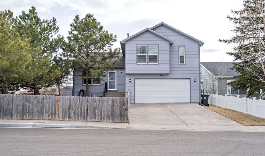 4807 SULLIVAN St, Cheyenne, WY 82009 - 5 Beds, 3 Bath