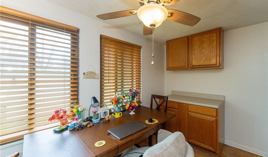 10219 Spinnaker Run, Aurora, OH 44202 - 3 Beds, 2 Bath