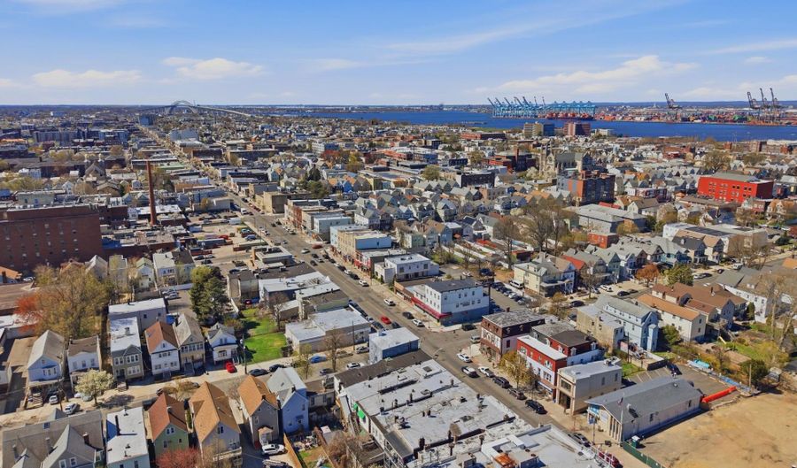 671 BROADWAY, Bayonne, NJ 07002 - 0 Beds, 0 Bath