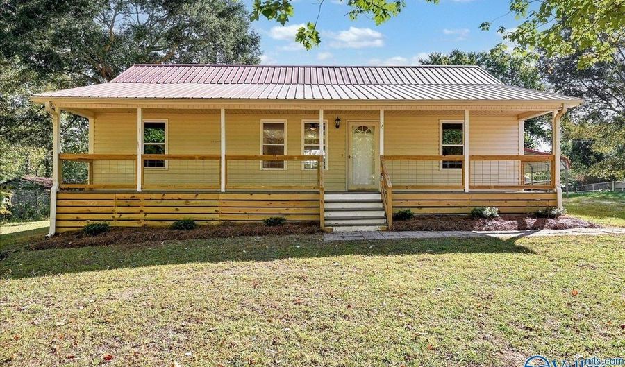 207 Walker Dr SW, Arab, AL 35016 - 3 Beds, 2 Bath