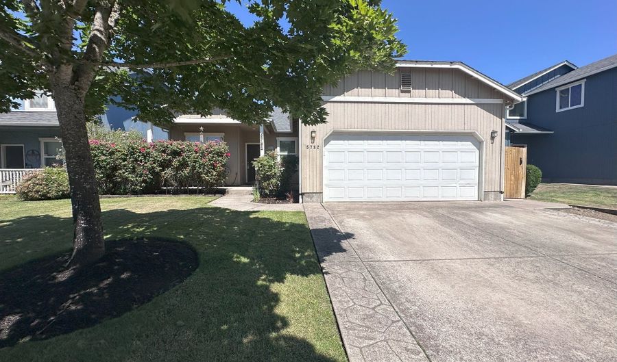 5782 MONTCLAIRE Way, Springfield, OR 97478 - 3 Beds, 2 Bath