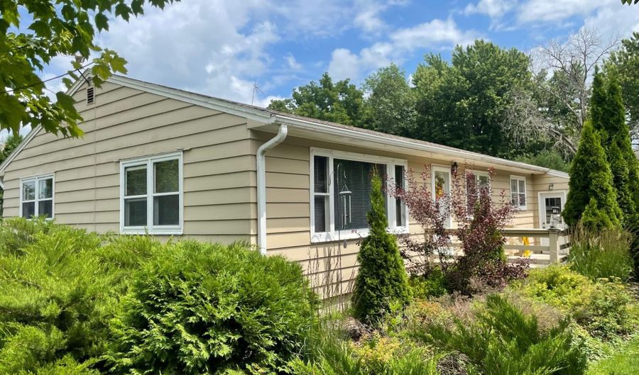 1806 Bellview Ln, Albert Lea, MN 56007 - 4 Beds, 2 Bath