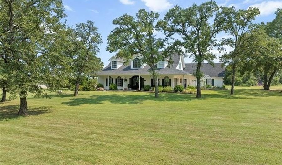 825 Paint Horse, Ardmore, OK 73401 - 4 Beds, 4 Bath