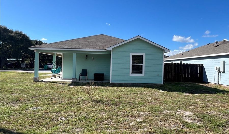 2076 S Saunders St, Aransas Pass, TX 78336 - 2 Beds, 2 Bath