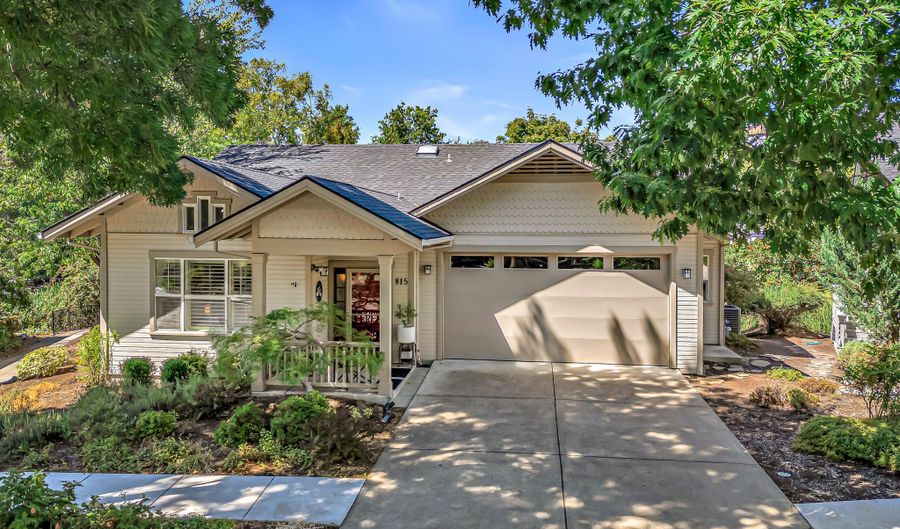 815 Creek Stone Way, Ashland, OR 97520 - 2 Beds, 2 Bath